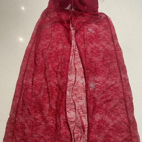 Victoria's Secret Lace Nighty 34C - Picture 3 of 5